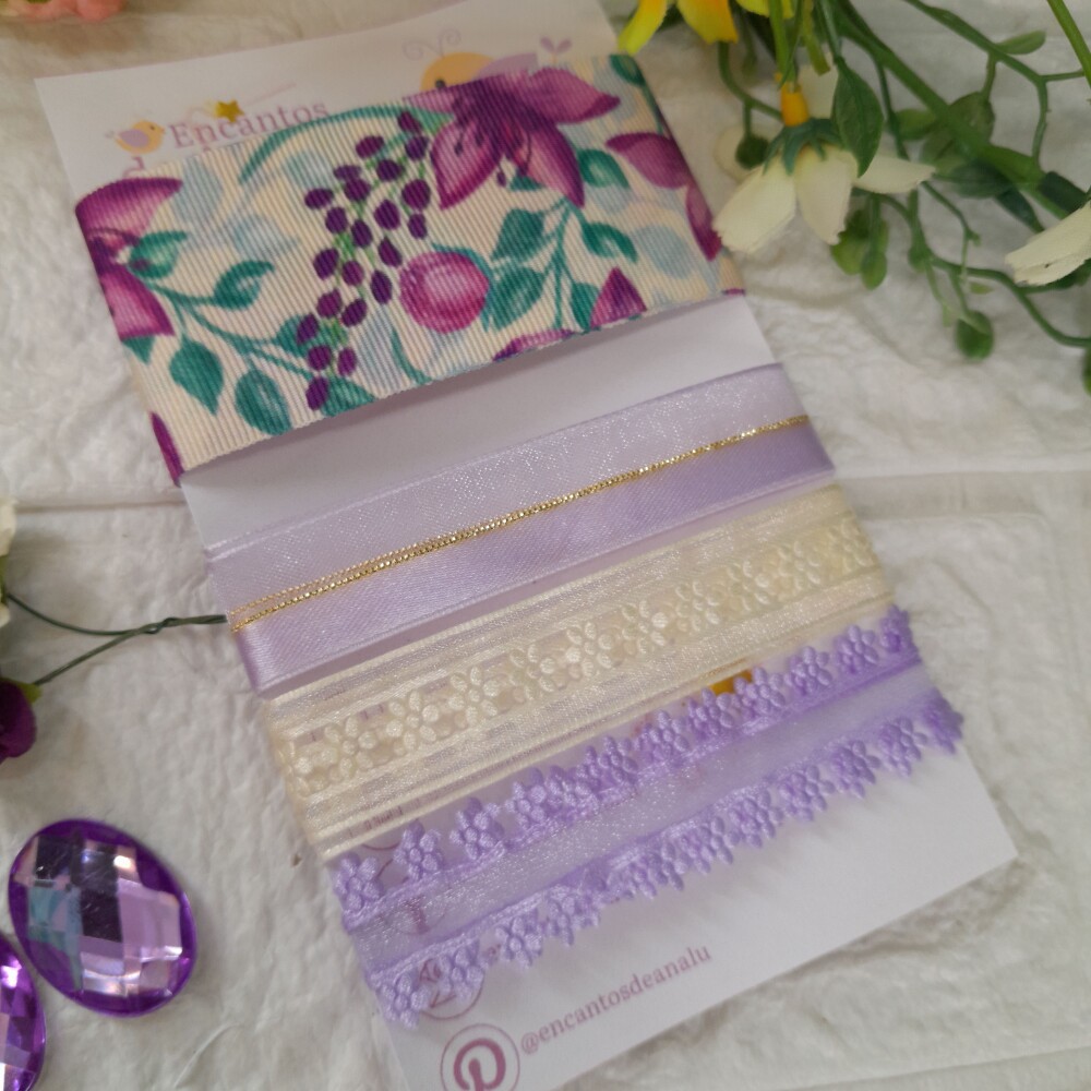 Kit de Fitas e Enfeites Coordenados Lilas, Roxo e Bege para scrap