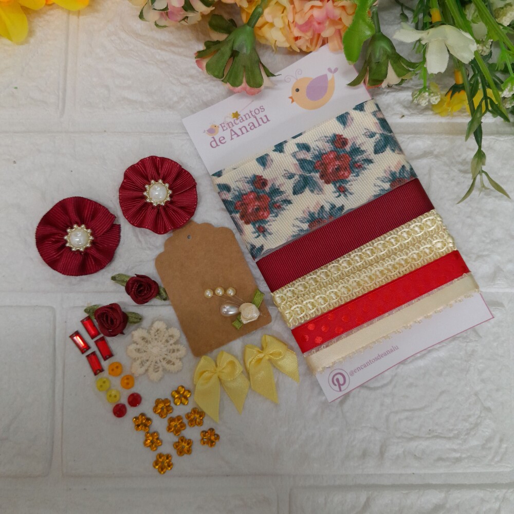 Kit de Fitas e Ornamentos Coordenados  em Vermelho e Bege