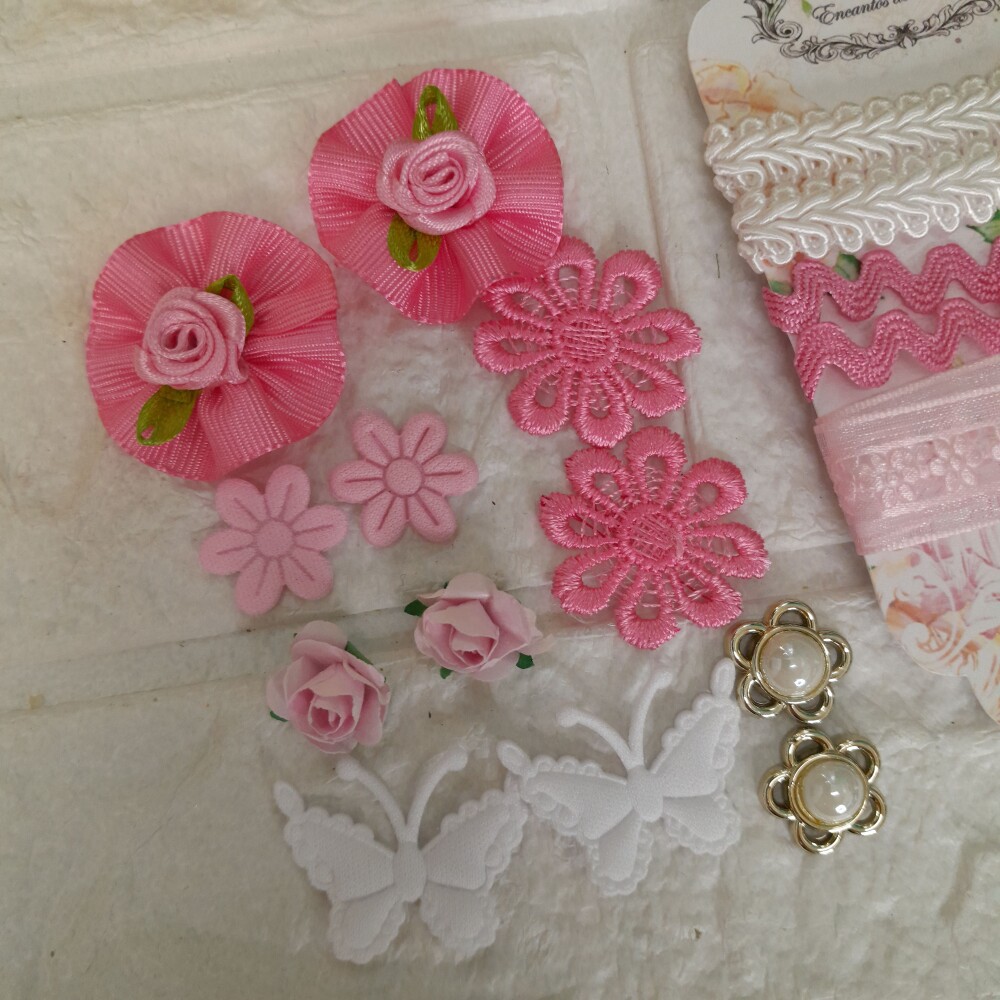 Mini Kit de Aviamentos  e  Enfeites  Coordenados Rosa e Branco
