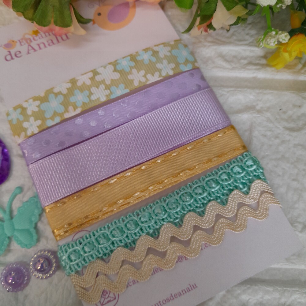 Kit de Fitas Lilas Verde Bege e Enfeites em Cores Coordenadas
