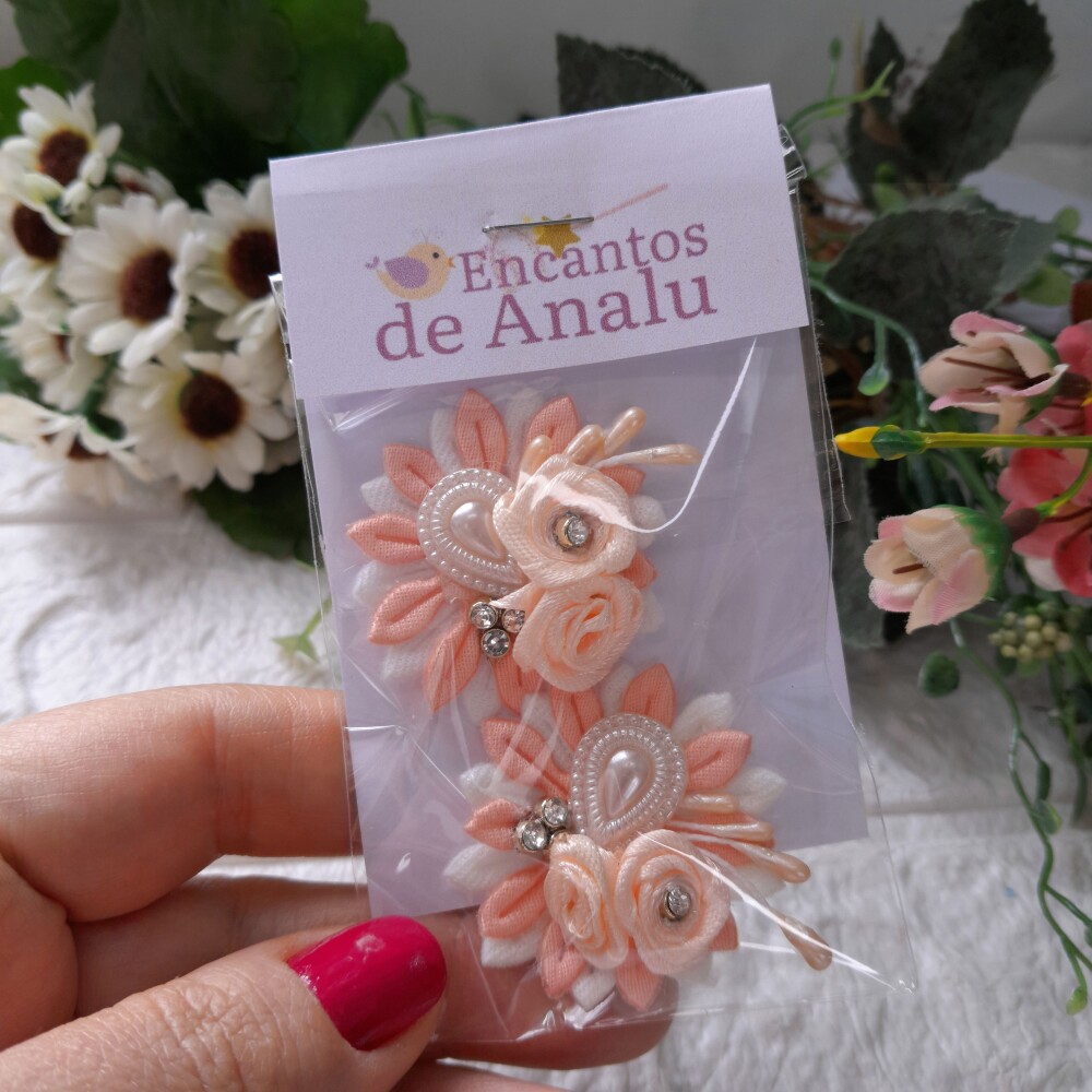Flor Decorativa Coral e Branco para Artesanato