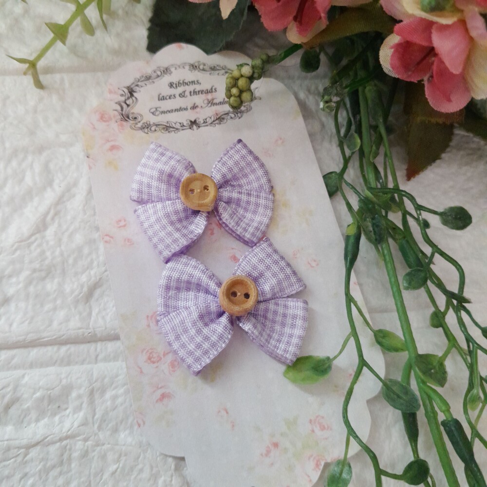 Laço Decorativo de Tecido Xadrez Branco e Lilas com Miolo