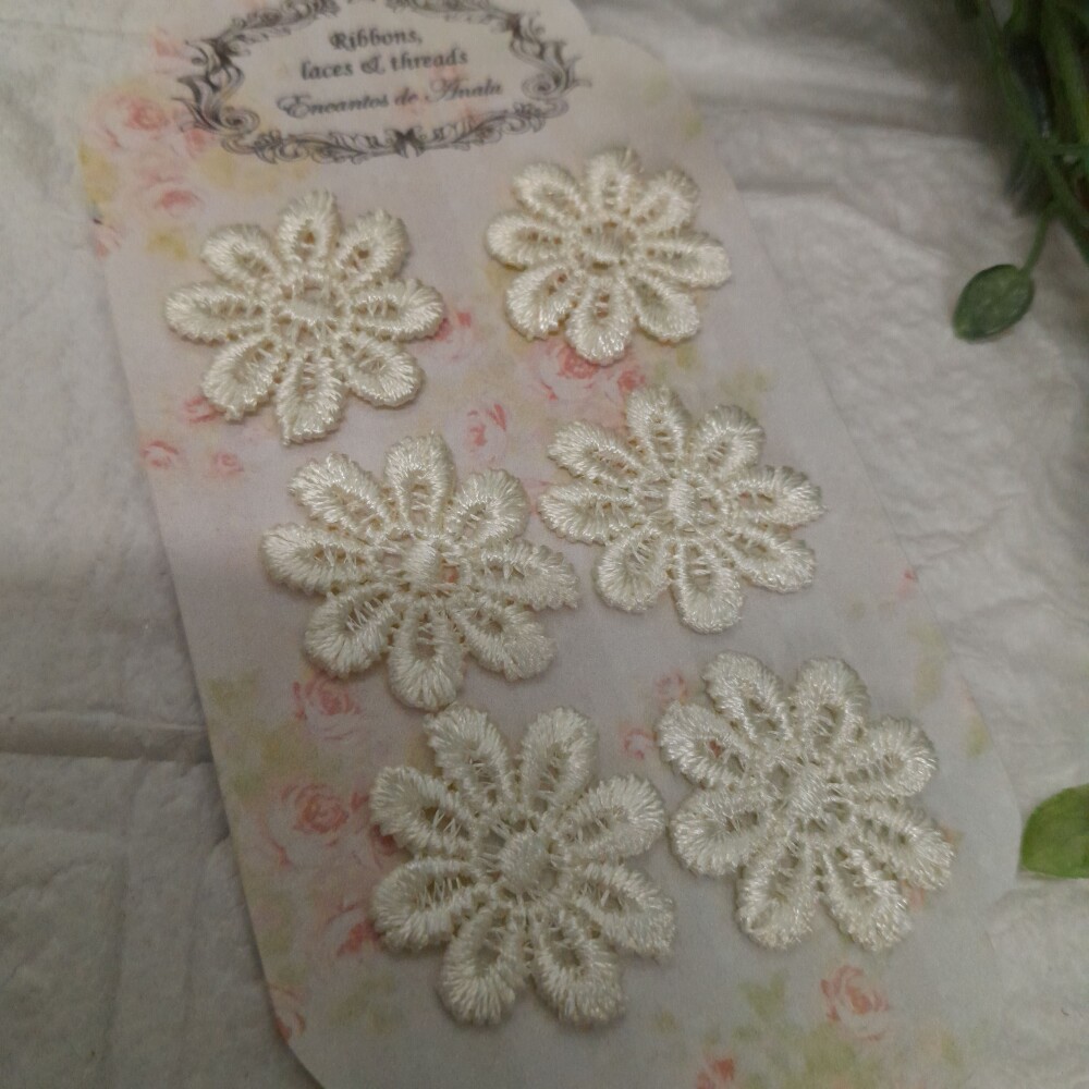 Florzinha Guipure Marfim para Artesanato e Customização