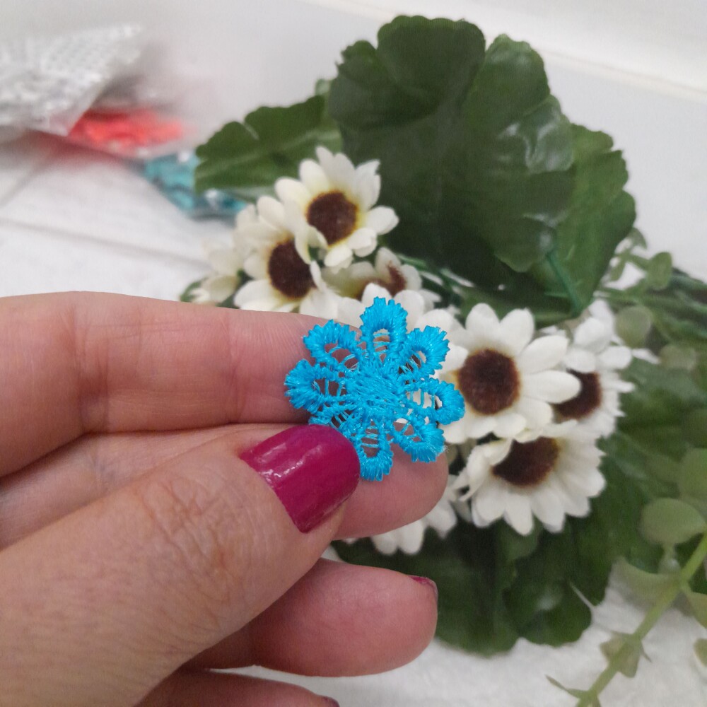 Florzinha Guipure Azul Turquesa para Artesanato