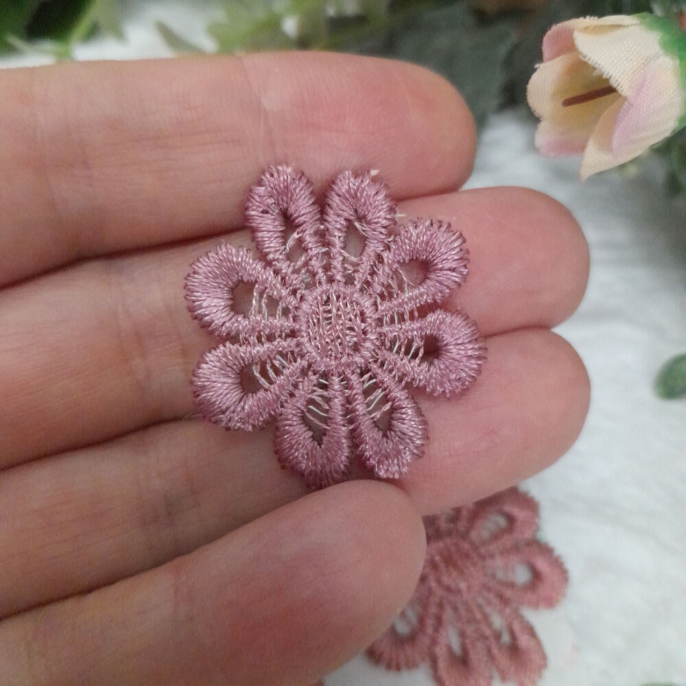 Mix de Florzinhas Bordadas Rosé e Bege Artesanato