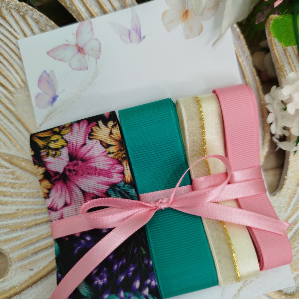 Kit de Fita Flores rosa, amarela e roxa sobre fundo preto