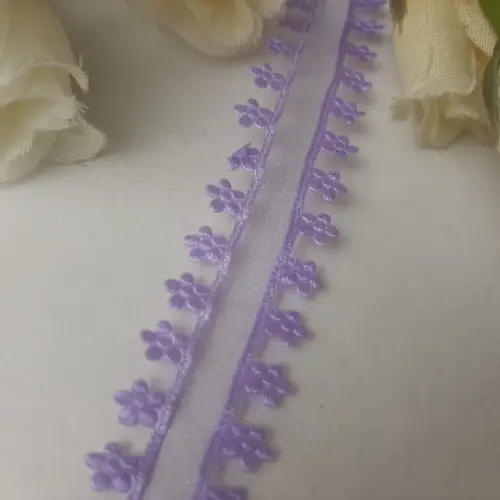 Fita de Voil Lilás com Bordas de Florzinhas Prensadas
