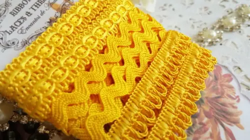 Kit de Aviamentos Fracionados Amarelo Ouro: Passamanaria, Sianinh