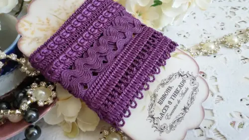 Kit de Aviamentos Coordenados Roxo: Sianinha, Passamanaria e Ponto Curva