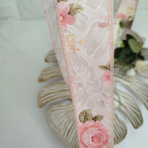 Fita Cetim Adamascada Floral Rosé Coral, Bordas Trabalhadas, Fio