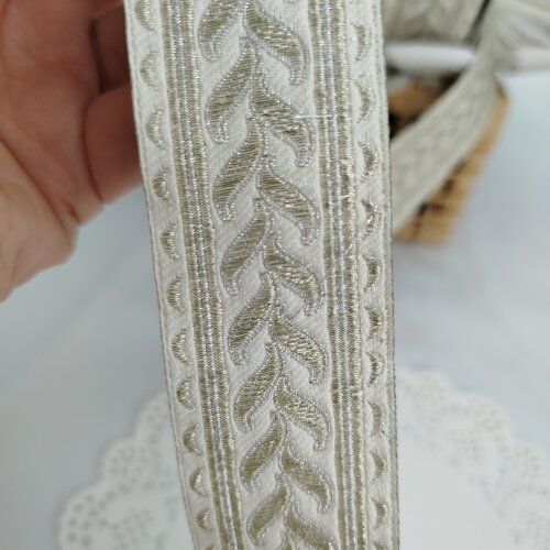 Galão Indiano Off White com Champanhe - Tira Romana  - Metro