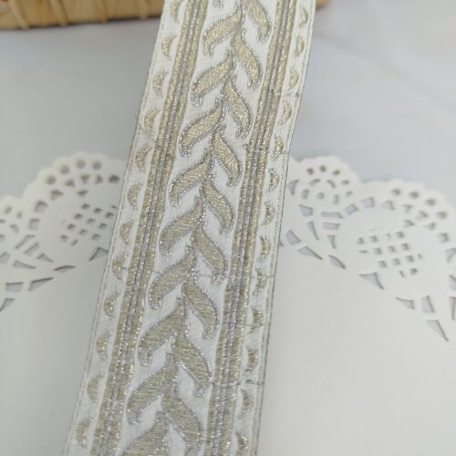 Galão Indiano Off White com Champanhe - Tira Romana  - Metro