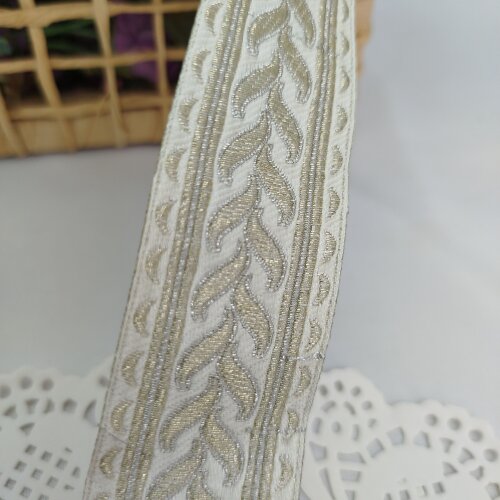 Galão Indiano Off White com Champanhe - Tira Romana - Venda a Metro