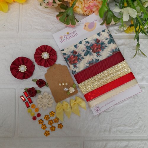 Kit de Fitas,  Enfeites e Ornamentos Coordenados  em Tons de Vermelho e Bege Artesanato Criativo