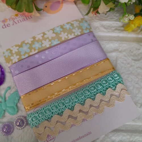 Kit de Fitas Lilas Verde Bege e Enfeites em Cores Coordenadas