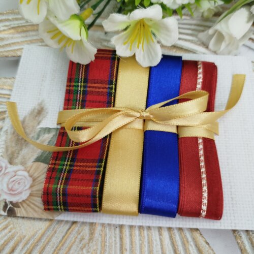 Kit de Fitas Natal Xadrez Tartan — Cetim Dourado, Azul Royal e Voil Vermelho