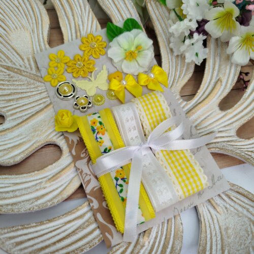 Cartela de Fitas e Enfeites Coordenados Tons Amarelo para Customização, Artesanato e Scrap