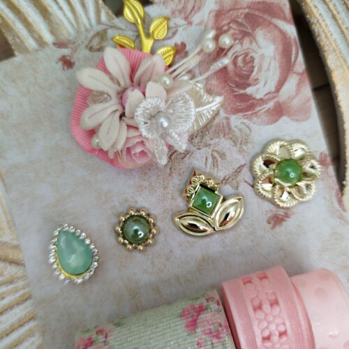 Cartela de Fitas e Enfeites Coordenados Tons Rosa e Verde
