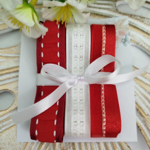 Kit de Fitas: Vermelha Franzida com Pesponto, Voil Floral, Cetim com voil