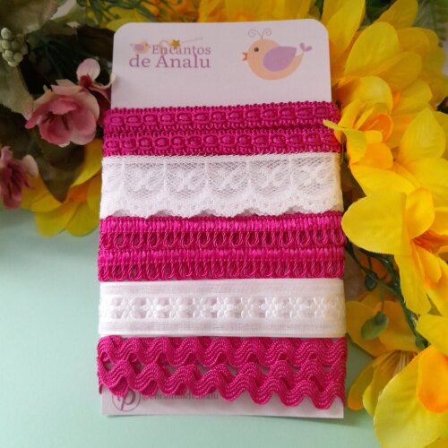 Kit aviamentos pink e branco com sianinha, passamanaria, ponto curva, renda e fita