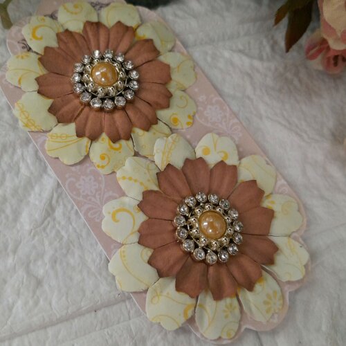 Aplique 2 Flores em papel, miolo estilizado com chatons para artesanato e scrapbook