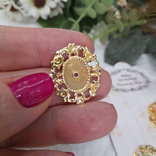 Tag Oval de Aluminio Dourada  3,7 x 3,2 cm