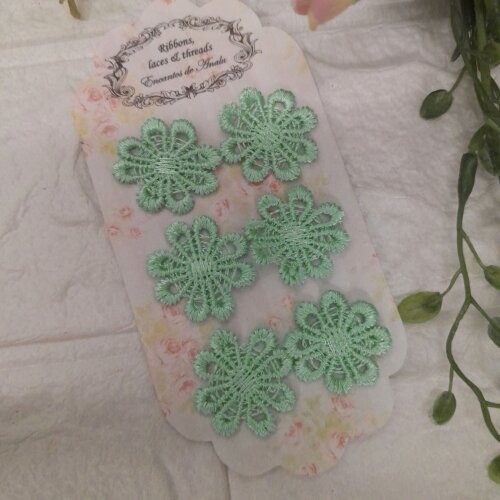 Florzinha Guipure Verde Agua para Artesanato e Scrapbook