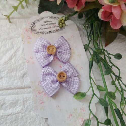 Laço Decorativo de Tecido Xadrez Branco e Lilas com Miolo