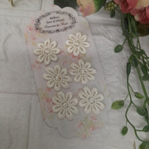 Florzinha Guipure Marfim para Artesanato e Customização