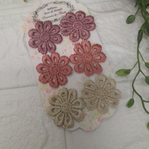Mix de Florzinhas Bordadas Rosé e Bege Artesanato e Customização