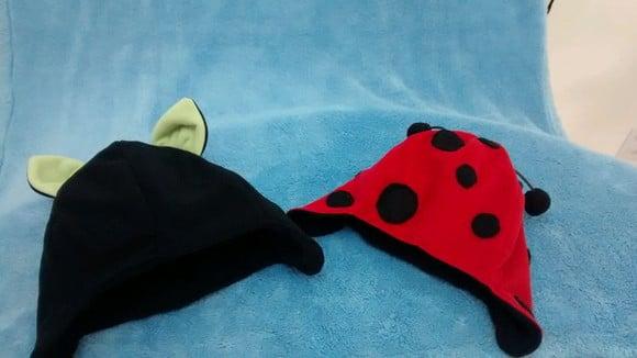 Touca infantil com tapa orelhas CAT NOIR