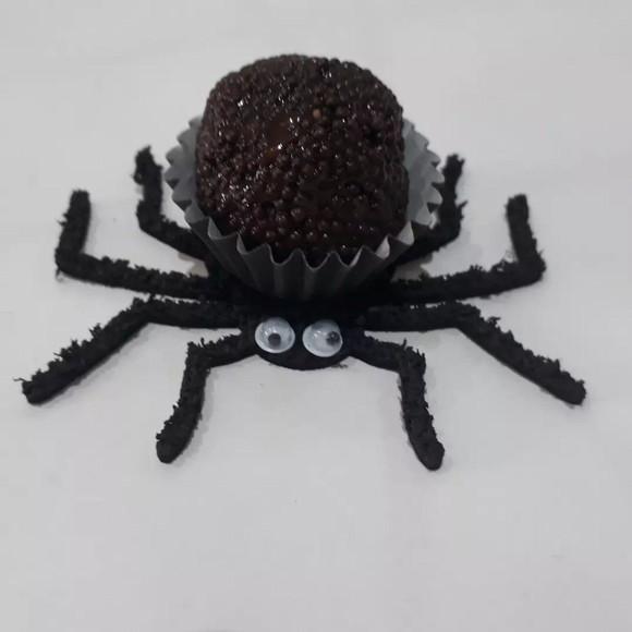 Forminha Brigadeiro Aranha 22 Unidades