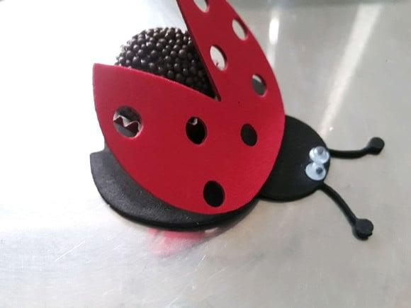 Forminha para Doces e Brigadeiro Joaninha 20 Unidades