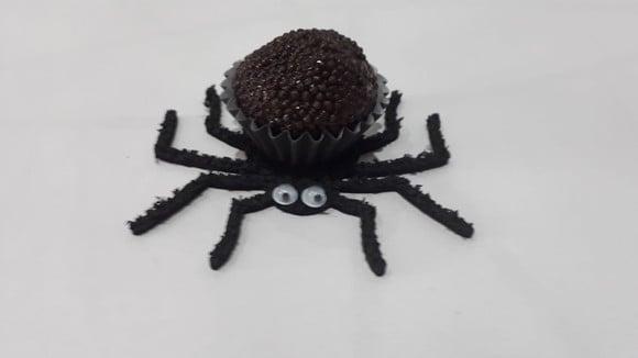 Forminha Brigadeiro Aranha Peluda 42 Unidades