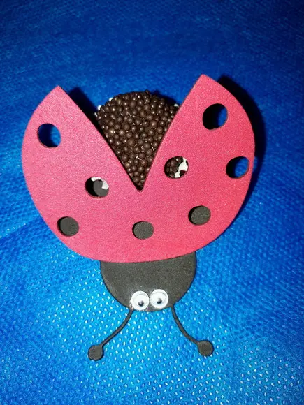 Forminha para Doces e Brigadeiro Joaninha 20 Unidades