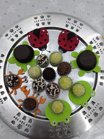 Forminha para doces e brigadeiros TARTARUGA 20 unidades