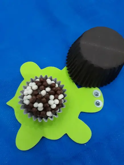 Forminha para doces e brigadeiros TARTARUGA 20 unidades