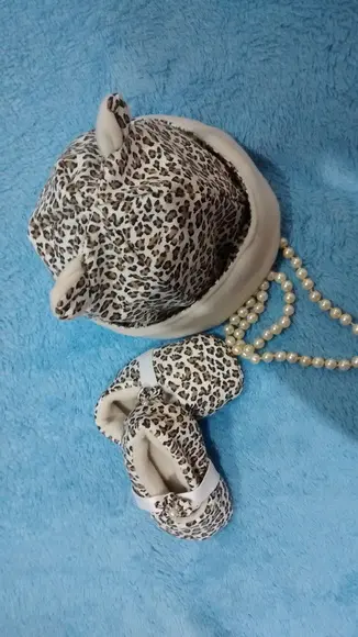Conjunto touca e sapatinho