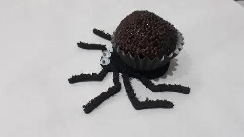 Forminha Brigadeiro Aranha Peluda 22 Unidades