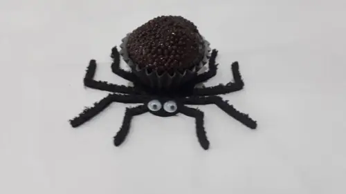 Forminha Brigadeiro Aranha Peluda 42 Unidades
