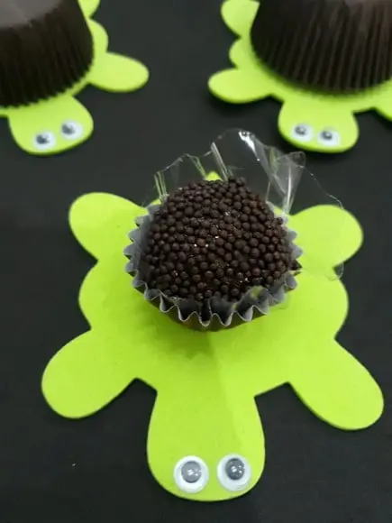 Forminha doces brigadeiro TARTARUGA 40 unidades
