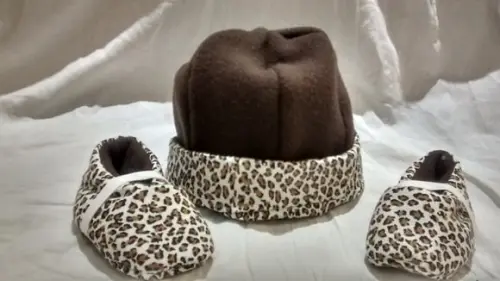 Conjunto touca e sapatinho