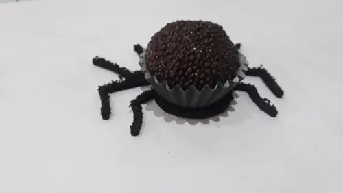Forminha Brigadeiro Aranha Peluda 22 Unidades