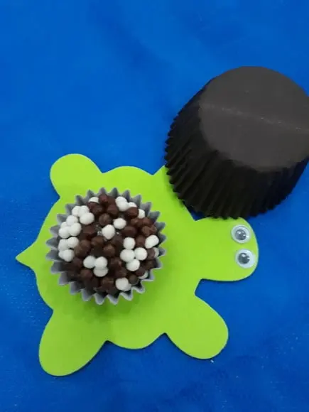 Forminha para doces e brigadeiros TARTARUGA 20 unidades