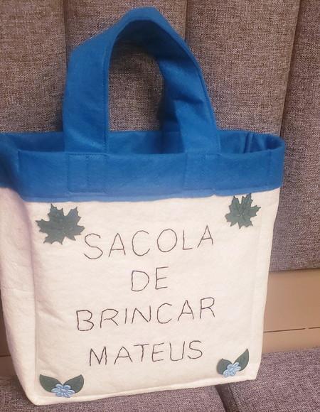Sacolinha de Brincar com Atividades Interativas em Feltro