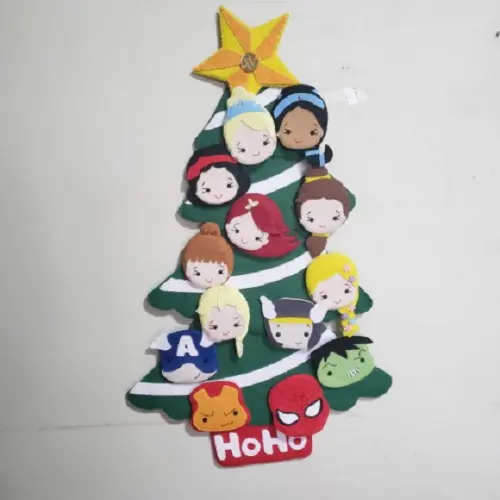 Arvore de Natal Princesas e Vingadores Montessoriana Feltro