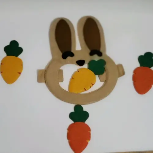 Atividade Sensorial Jogo do Coelho Comilão em Feltro