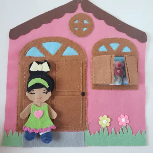 Livro Interativo Casinha Bonecas Feltro Compacta 2 Bonecas