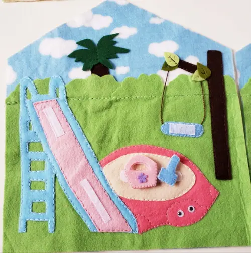 Livro Interativo Casinha Bonecas Feltro Inter 3 Bonecas