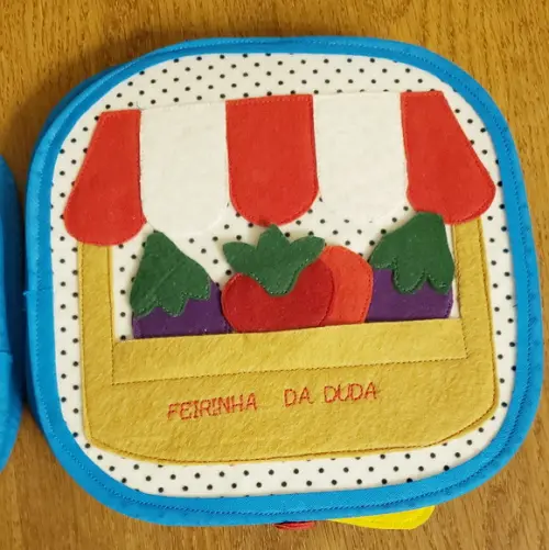 Livro Interativo Comidas Saudáveis em Feltro